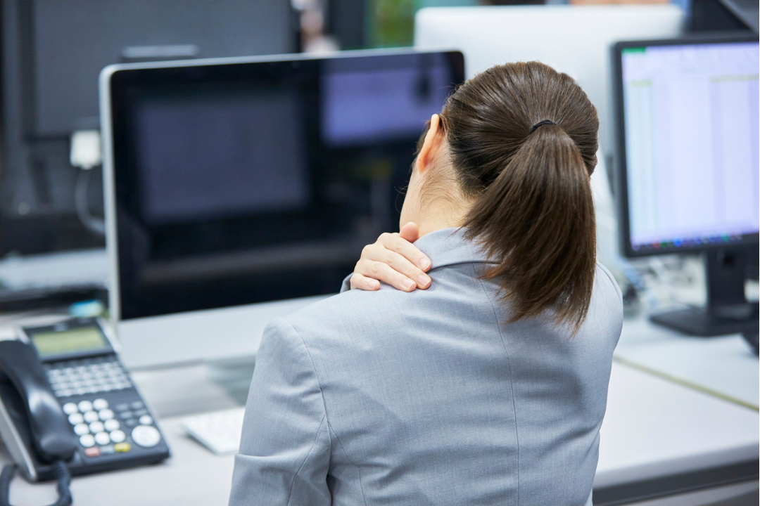 dau xuong khop tuoi tre 2