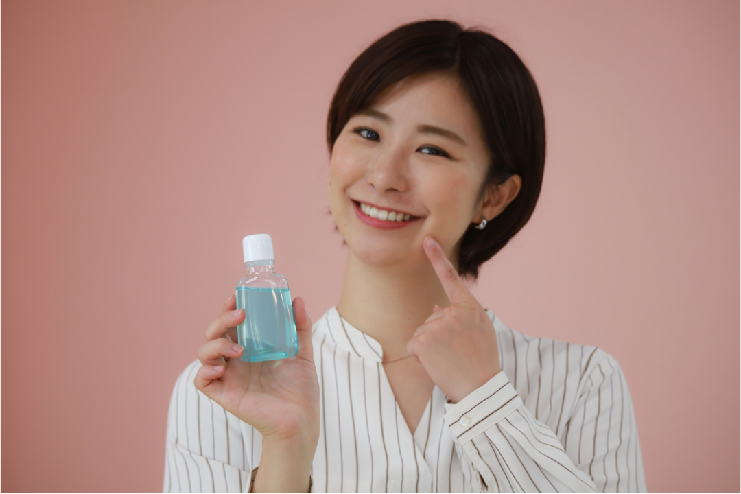 Nhiệt miệng tái phát? Bạn có chăm sóc răng miệng đúng cách? nuoc suc mieng